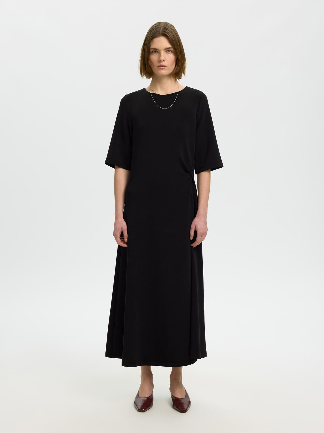 model_shot-front